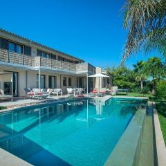 Owl Booking Villa Tereu - Luxury Retreat with Mountain Views