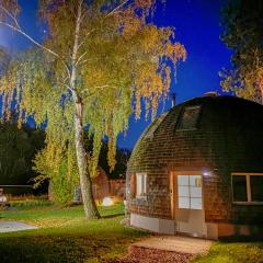 Kugelhaus Tamika - Sauna, Whirlpoolwanne und Kamin am Tollensesee
