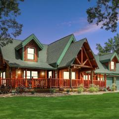 Family-Favorite Cabin with Private Seasonal Pool and Movie Theater