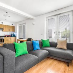 Modern 2 bedroom flat near London Bridge