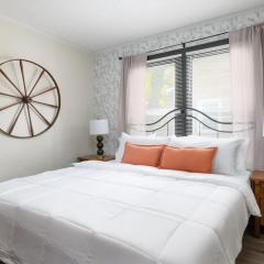 5 mins to downtown 3 Kings Old Salem Sanctuary