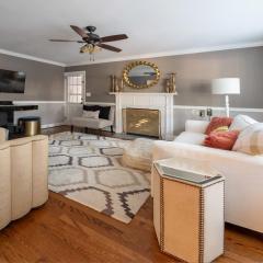 6BDR 3BR The Fernwood Manor Your High-Point Home Base for Short & Mid-Term Stays