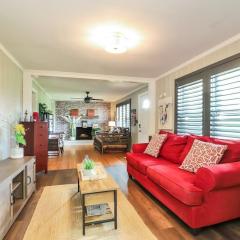 Modern 2BR near WFU Steps to LJVM Coliseum Family Friendly Fast WiFi