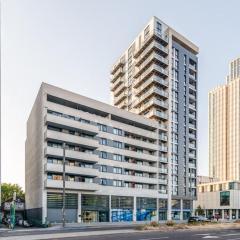 Elegant Ensuite bedroom at Prime location Stratford, London