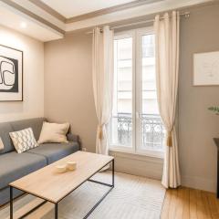 Eiffel Tower - Deluxe family apartment for 6, 2BR