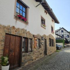 Haus am Burgturm Kronenburg - Ferienwohnung