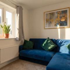 Bright & Modern 4 Bedroom House in Yeovil