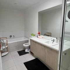 Comfort Stay Clyde north