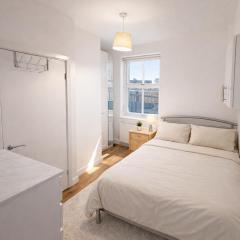 Double Room with Private Bathroom - Kings Cross
