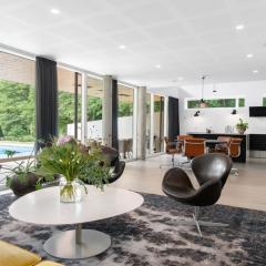 Exclusive Duplex Mansion with Jacuzzi & Pool