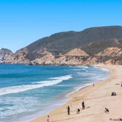 Oceanview Beach Home Walk to Beach Trails Food Family Activities