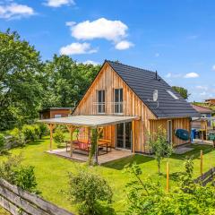 Haus am Seeufer mit Badestelle in 200m, große Sonnenterrasse, umzäunter Garten, Hunde willkommen