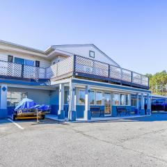 Whispering Pines by Hotel O White stone VA