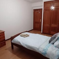 Quarto de Solteiro com varanda centro de Viseu