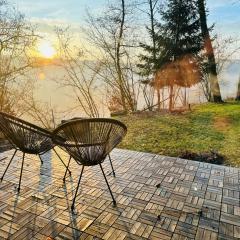 Chaloupka v lese u Kutné Hory