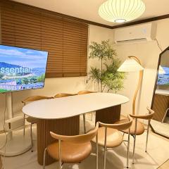 Hongdae or Itaewon 20minutes Maximum 6 people