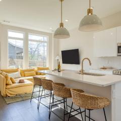 Sleeps 24 3 Modern 4BDR Townhomes w Covered Patios Nashville Group Retreat