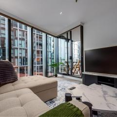 Near Marvel Stadium - Free Parking, Pool & Gym