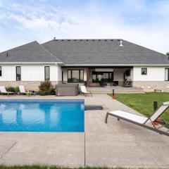 Farmhouse with Pool Hot Tub and Vineyards