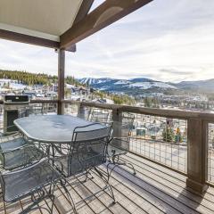 5 Mi to Winter Park Resort! Hot Tub Haven with Views