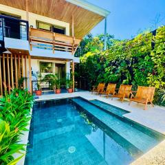 Villa Naomi Luxury house 3 min walk beach and town