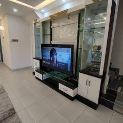 Idaman Homestay BSI 4 Bedrooms Fully Aircond Netflix Wifi