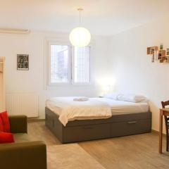 Bright studio in Pantin perfect for couples