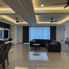 SkyGlow Retreat Homestay Sitiawan WiFi n KTV