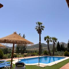 Cortijo Los Arcos - Lujo rural con piscina y vistas espectaculares en Málaga