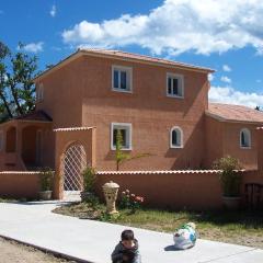 Cosy holiday home in Tuscany with shared swimming pool