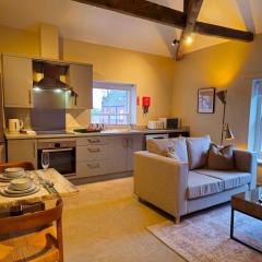 Stylish and newly renovated penthouse apartment - Pass the Keys