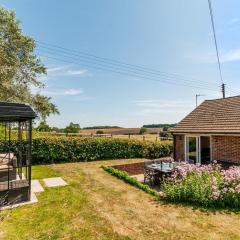 4 Bed in Woolage Green oc-f29907