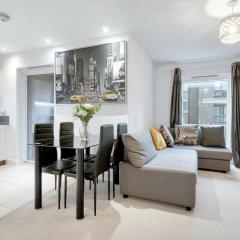 Stylish 1-Bedroom Apartment Near Station - Easy Access to Central London