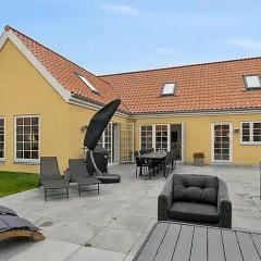 Holiday Home With Courtyard In Lille Skagen