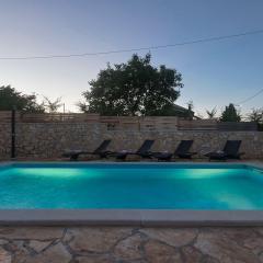 Haustierfreundliche Villa mit Privatpool, Panoramablick und freien Eintritt ins Ferienresort Lanterna