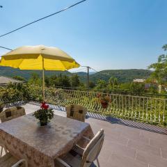 Hundefreundliches Apartment mit Privatparkplatz, BBQ-Bereich und großem Balkon