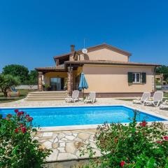 Traumhafte Villa mit Privatpool, Tischtennis, Babybett, Hundefreundlich