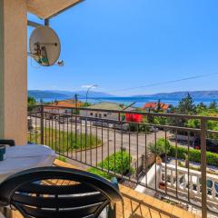 Renoviertes Apartment nur 300 Meter zum Strand mit Meerblick