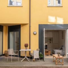 Luxury 2-Story Townhouse In City Centre