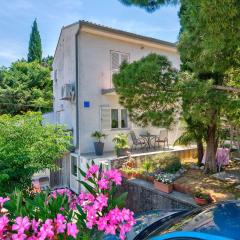 Ausgefallenes Apartment nur 390 Meter zum Strand mit Meerblick, 3 Parkplätzen, WiFi