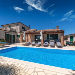 Mediterrane Villa mit Privatpool, Grill, Tischtennis und unweit des Radwegs Parenzana