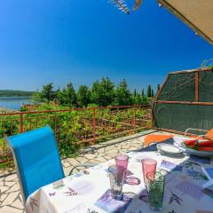 Einzigartiges Apartment nur 200 Meter zum Sandstrand mit Meerblick, Parkplatz, Liegen, Klima