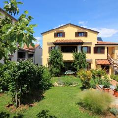 Charmantes Apartment nur 700 Meter zum Strand mit Garten, Waschmaschine, WiFi