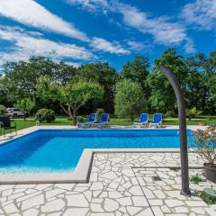 Hundefreundliches Apartment mit Pool, Kinderspielplatz, Outdoor-Kueche, Grill