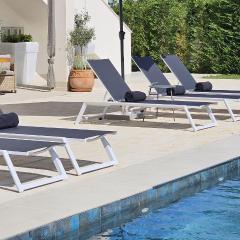 Hundefreundliches Luxusapartment mit Pool, Babybett, Parkplatz, WiFi