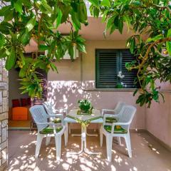 Hundefreundliches Apartment nur 580 Meter zum Strand mit BBQ-Bereich