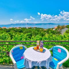 Hundefreundliches Apartment nur 500 Meter zum Strand mit Meerblick, Garten, Grill