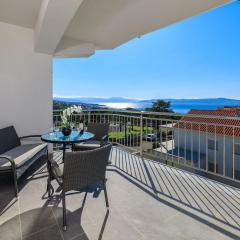 Lichtdurchflutetes Apartment mit Grillbereich, Meerblick, Waschmaschine