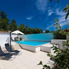 Idyllisches Apartment mit Pool, Tischtennis, Sommerküche, Privatparkplatz