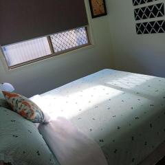 Victoria Point Queen Bed & Breakfast